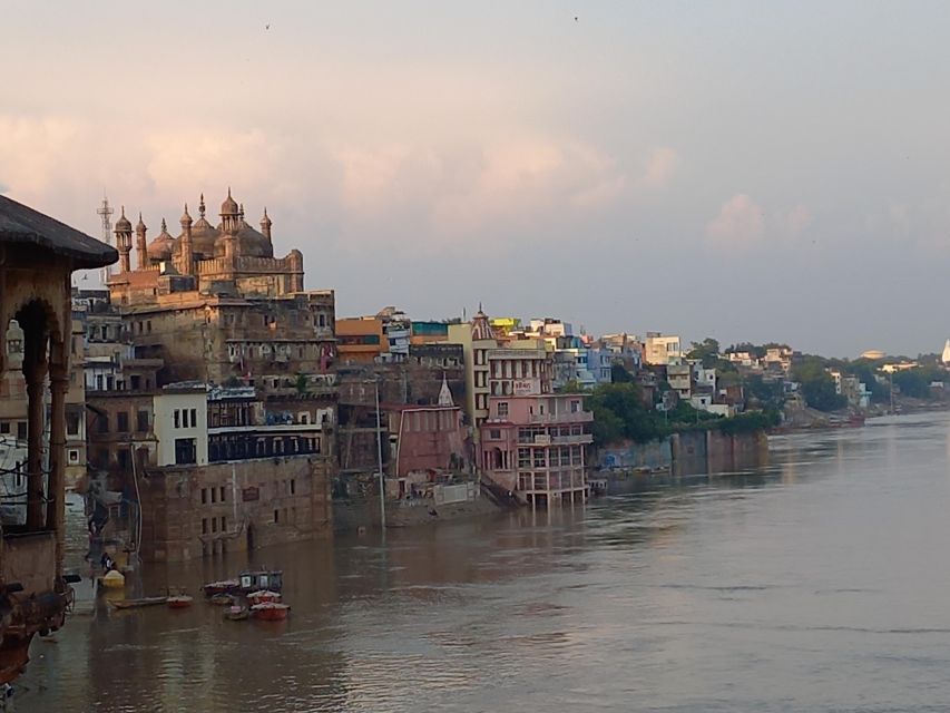 Varanasi: Sunrise Boat Tour with Arti Ceremony - Manikarnika Ghat at Sunrise, Where Beauty Meets Reality