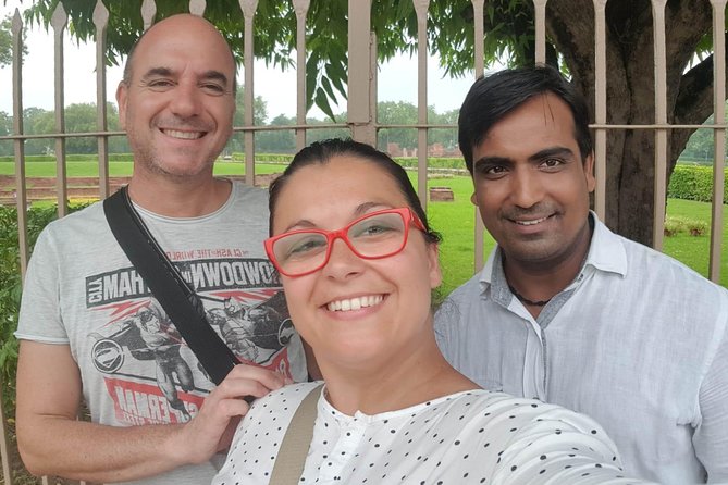Walking tours - for an authentic Varanasi experience - Godowlia Crossing to Dashashwamedh: the fast start that teaches you the map