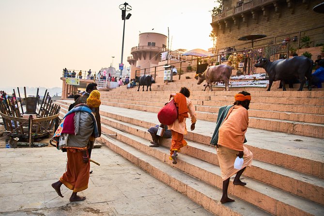 Walking tours - for an authentic Varanasi experience - Manikarnika Cremation Ghat: where respect and rules matter